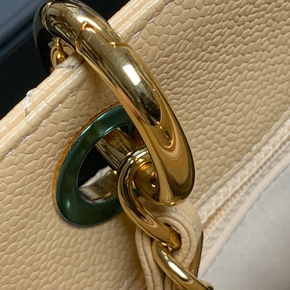 SOLD    Chanel Diamond-quilted Caviar Leather GST Beige Clair - Picture 9 of 15